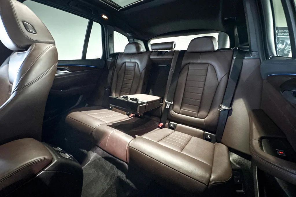BMW iX3 High Executive 80 kWh