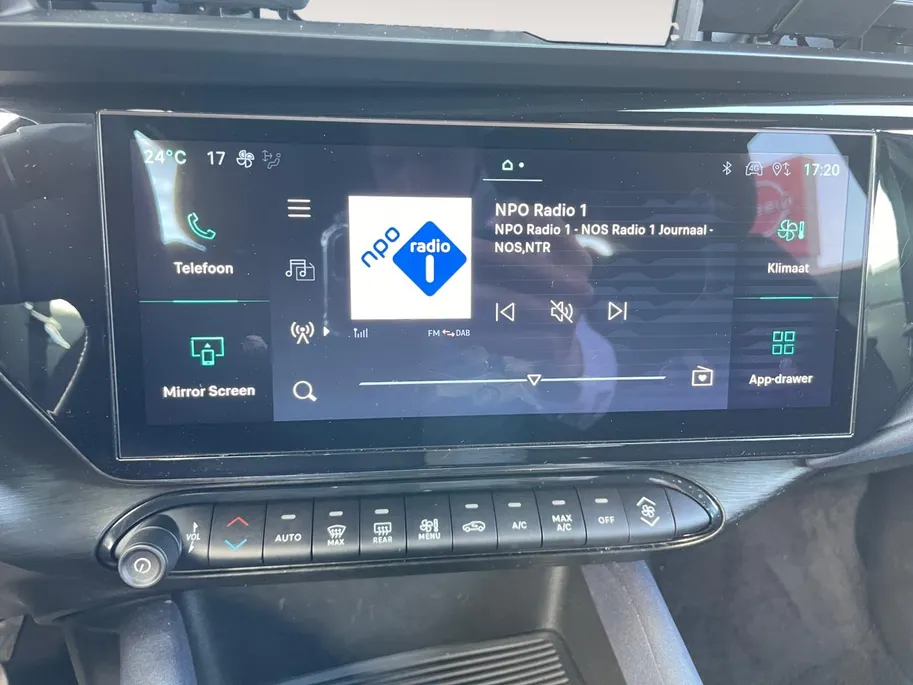 Alfa Romeo Junior Elettrica 54 kWh *Carplay*Climate Control*Adapt. Cruise Control*LM Velgen*Mooie auto!