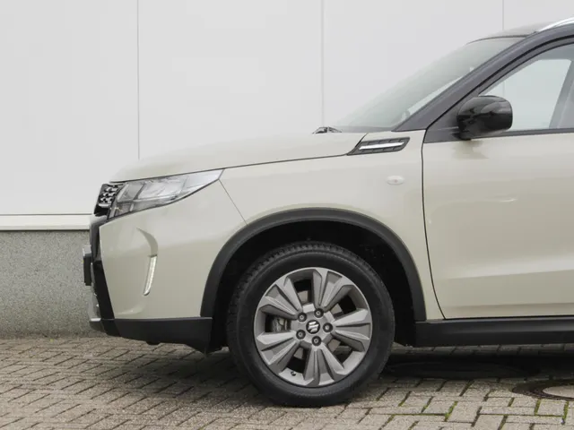 Suzuki Vitara 1.4 Boosterjet Select Smart Hybrid | Navi | Adap. Cruise | Clima | Trekhaak | All Season