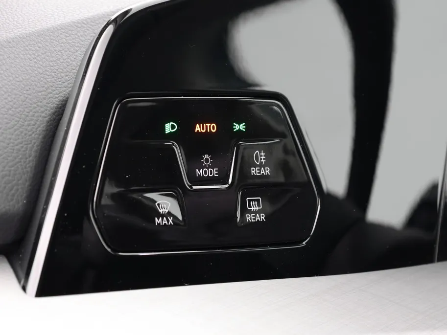 Volkswagen Golf Life Edition 1.5 eHybrid 204 PK 6 versn. DSG · Achteruitrijcamera · Draadloze telefoonlader · Comfort pakket ·