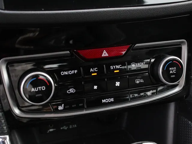 Subaru Forester 2.0i e-BOXER First Edition Automaat | Navi | Adap. Cruise | Leder | Schuifdak