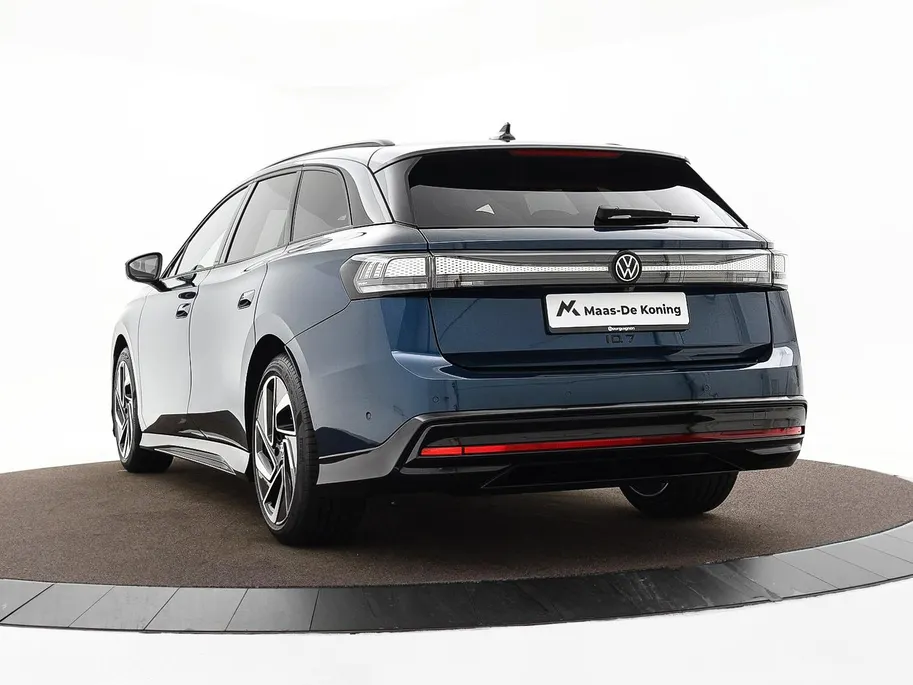 Volkswagen ID.7 Tourer Pro Limited Edition 77kWh 286pk · Navigatie · 360 camera · Trekhaak · 20' LM velgen