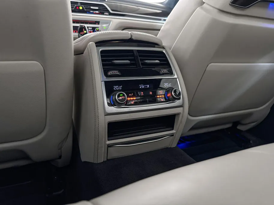 BMW 7 Serie 745e High Executive