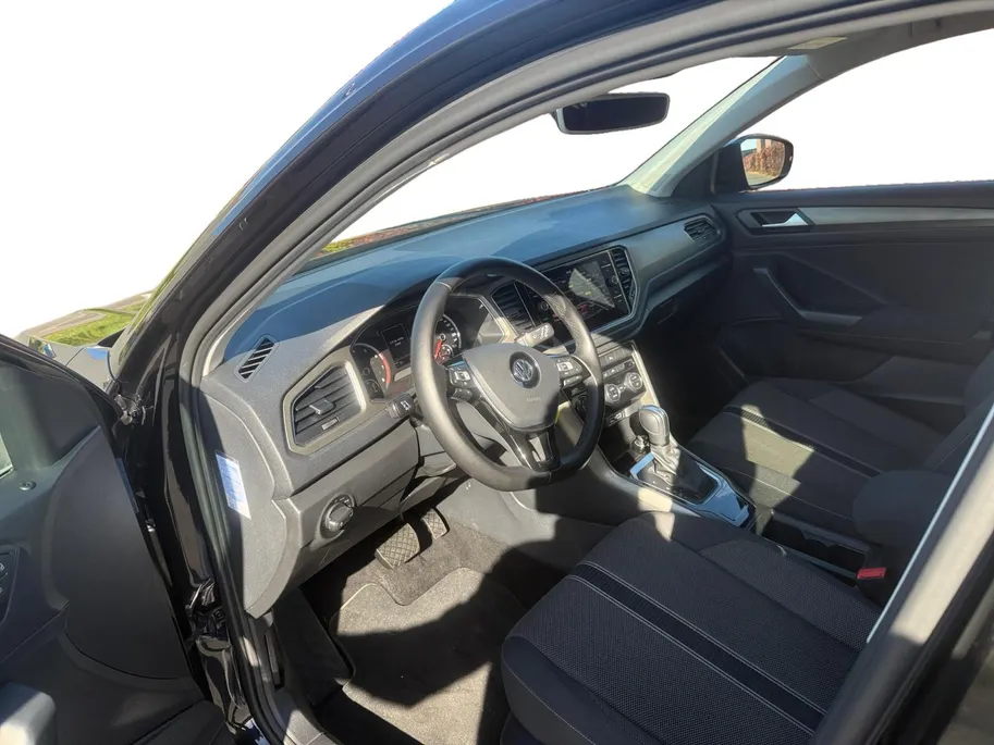 Volkswagen T-Roc 1.5 TSI Sport | Automaat | Apple Carplay/Android Auto | Trekhaak | Navigatie | Climate Control | Cruise Control | DAB | Goed Onderhouden