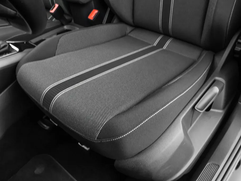 Volkswagen T-Roc 1.5 TSI 150pk DSG Style · Panoramadak · Camera · Elek. Achterklep · Dodehoeksensor · Stoelverwarming · Apple/Android Car Play ·