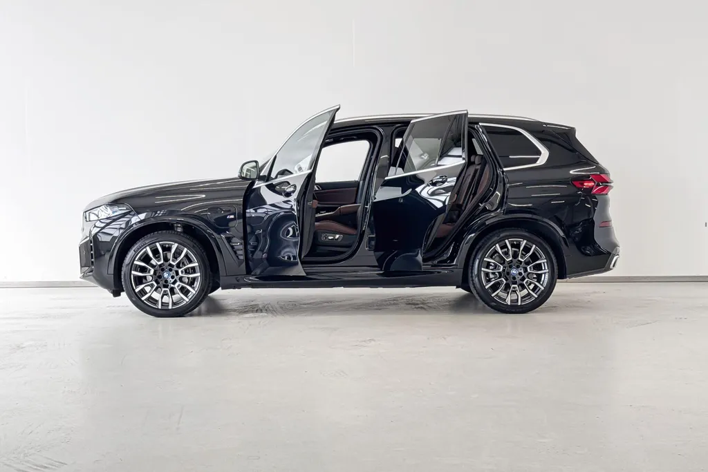 BMW X5 xDrive50e Launch Edition Innovation Pack