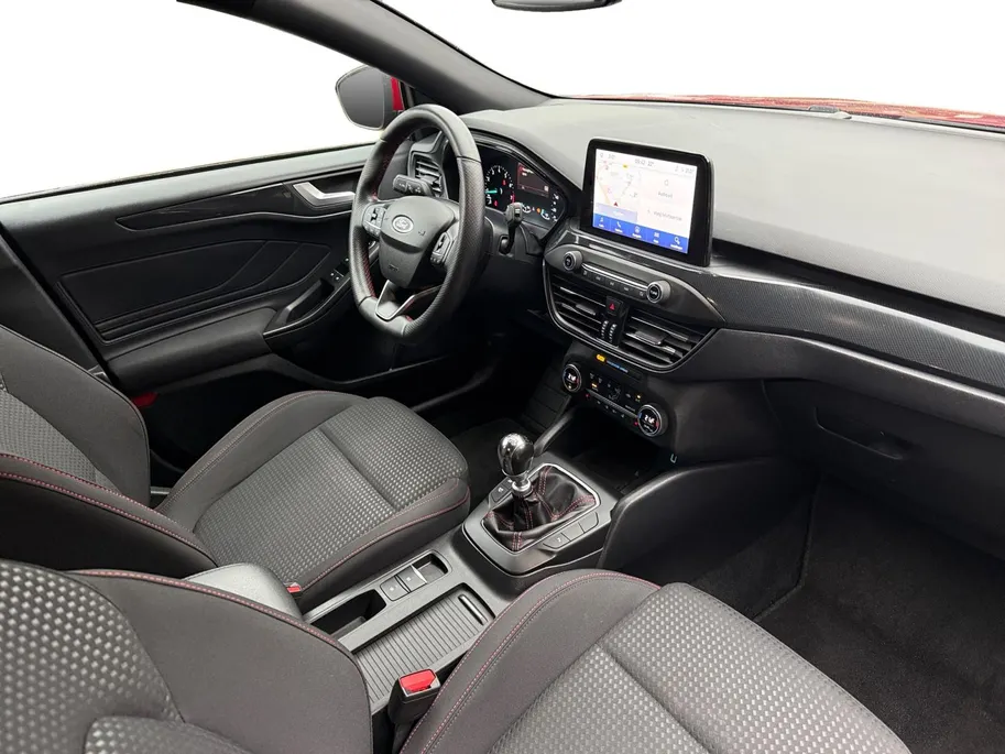 Ford Focus Wagon 1.0 EcoBoost Hybrid ST Line X Business | NL Auto | Dealeronderhouden | Winter Pack | Achteruitrijcamera | LMV | Apple Carplay & Android Auto |