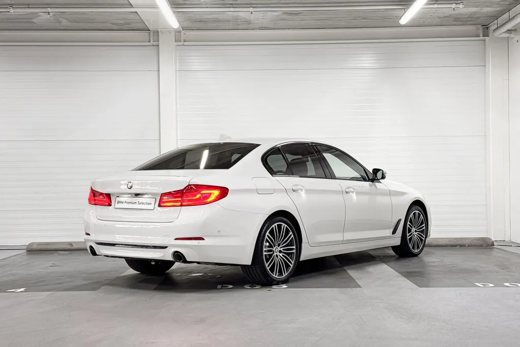 BMW 5 Serie Sedan 530e iPerformance High Executive