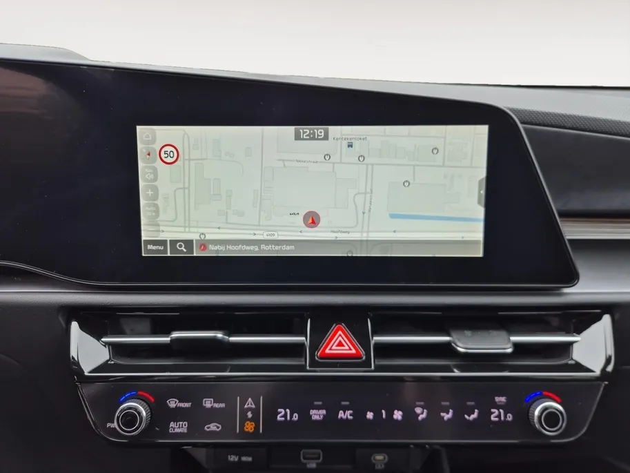 Kia Niro EV Edition 64.8 kWh | Afneembare Trekhaak | Climate Control | Cruise Control | Camera | Navigatie | Stoelverwarming | Stuurverwarming |