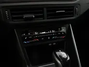 Volkswagen Polo 1.0 TSI 95pk DSG Style · Stoelverwarming · Apple/Android Car Play · P-Sensoren · IQ.Light · Climatronic · 15'' Inch ·