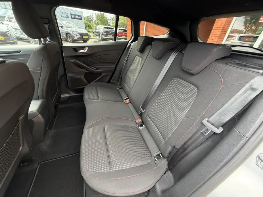 Ford Focus Wagon 1.0 EcoBoost Hybrid ST Line Winterpakket!