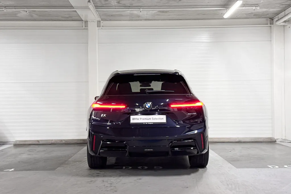 BMW iX xDrive60