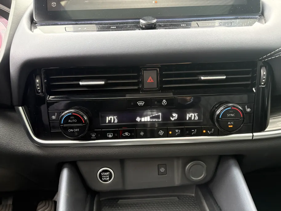 Nissan QASHQAI 1.3 MHEV Tekna Plus | Leer | Voorstoelen verwarmd | 360 Camera | Navigatie | 20'' LM | Stoel Massage | Luxe Lederen Bekleding | Dode Hoek Detectie | Apple Carplay/Android Auto