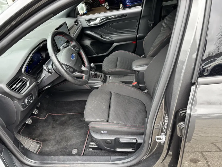 Ford Focus Wagon 1.0 EcoBoost Hybrid ST Line X