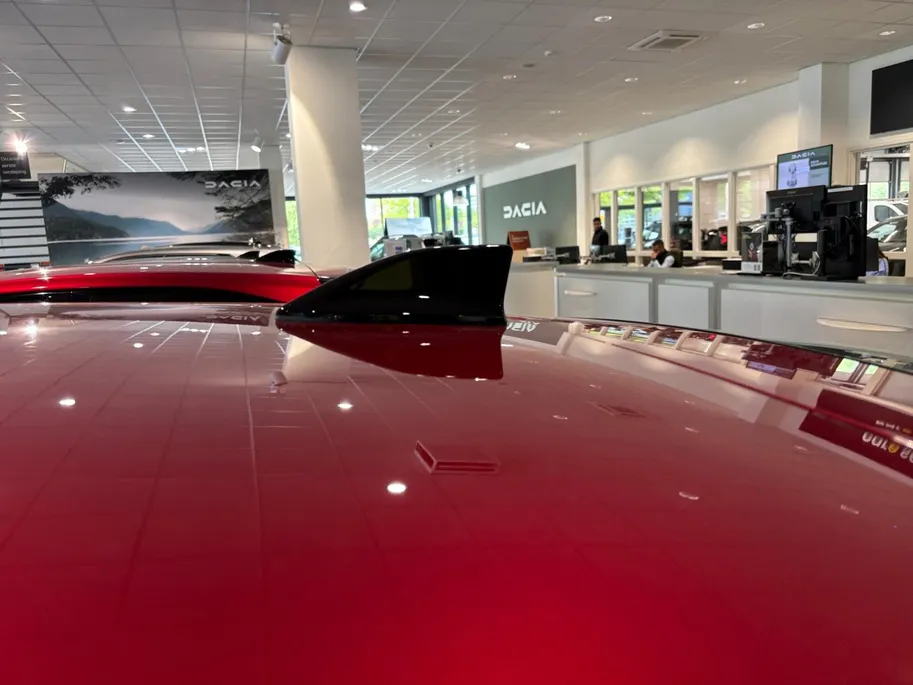Renault Clio 1.8 Hybrid 160 evolution Direct uit voorraad leverbaar! | 5 jaar garantie | Staat in de showroom bij Renault Den Haag! |