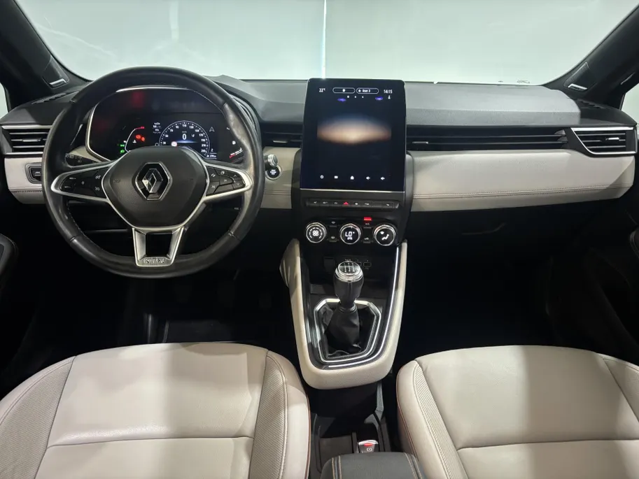 Renault Clio 100PK TCe Initiale Paris | 1e eigenaar | Bose Audio | Wit Leder | Armsteun | Climate Control | Camera | Apple CarPlay/Android Auto | Cruise Control | Lichtemetalen Velgen | Licht & Regen Sensor |