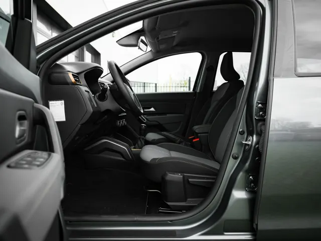 Dacia Duster 1.0 TCe 100 ECO-G Extreme | Stoelverwarming voor | 360 graden camera | Navigatie | Climat Control |