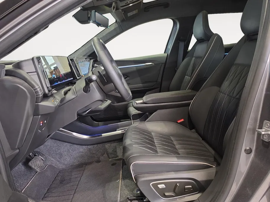 Mitsubishi Eclipse Cross Instyle 87 kWh Lederen bekleding | 360 camera | Stoel-/ stuurverwarming | Carplay / Android Auto | Panoramadak |