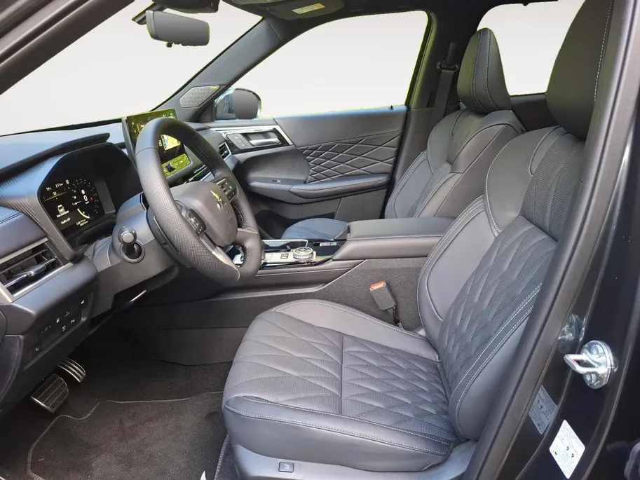 Mitsubishi Outlander 2.4 PHEV Black Edition | RIJDEND, VRAAG NAAR ACTUELE KM STAND | FULL OPTION | 360 CAMERA | STUUR, VOORRUIT, STOEL VERWARMING & VERKOELING |