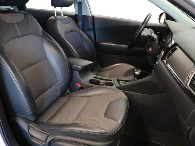 Kia Niro 1.6 GDi Hybrid First Edition