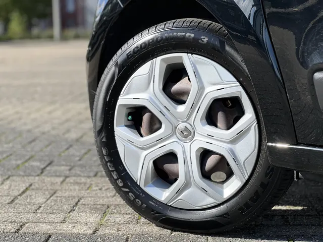 Renault Twingo 1.0 SCe Life | Achterwielaandrijving | Airconditioning  | Elektrische Ramen