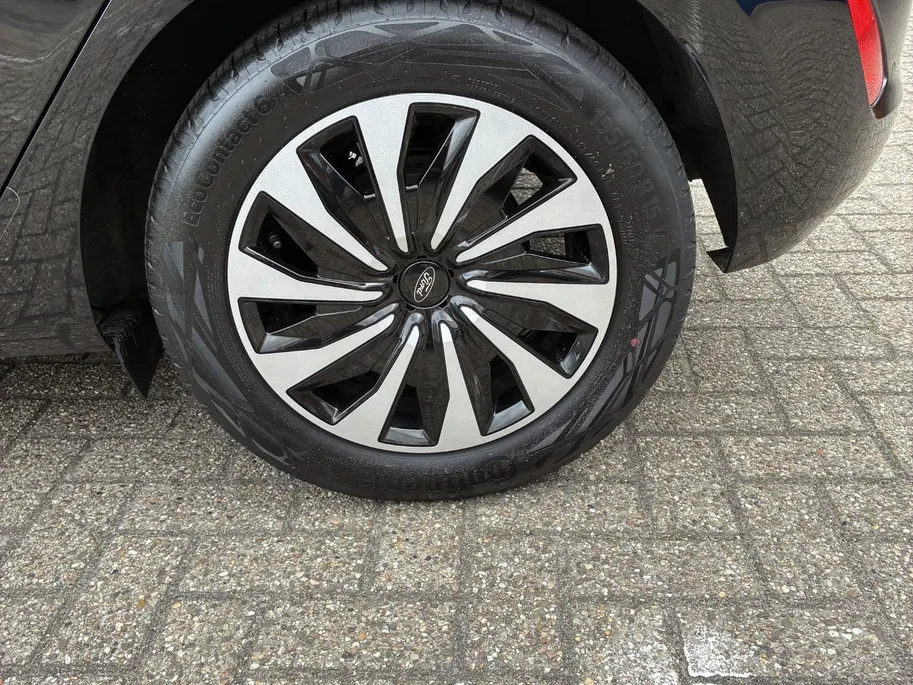 Ford Fiesta 1.0 EcoBoost Hybrid Titanium WINTERPAKKET.