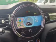 MINI 5-Deurs 1.5 Cooper Camden Edition | Navi | Sensoren | Cruise | DAB | Apple Carplay/Android Auto
