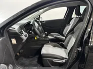 Renault Clio 90PK TCe GPF Evolution | 1e eigenaar | Navi | Parkeersensoren | Apple CarPlay/Android Auto | Licht & Regen Sensor | Digital Cockpit | Airco | Full LED |