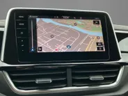 Volkswagen T-Roc 1.5TSI/150PK R-Line Business+ · Panoramadak · Trekhaak · Camera · Apple/Android Car Play · Navigatie · Stoelverwarming · Garantie t/m 09-10-2027 of 100000km.