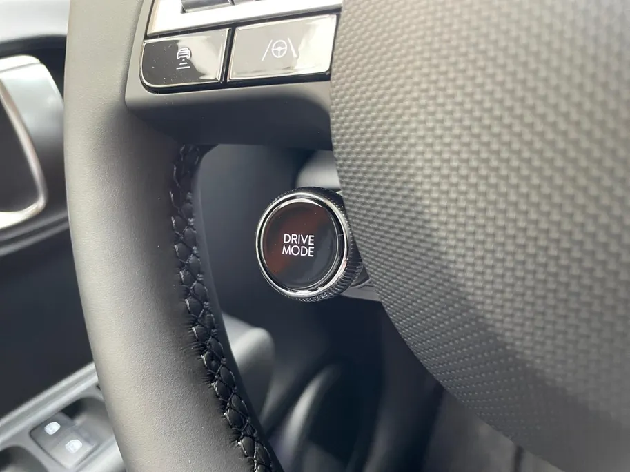 Hyundai Inster Evolve 49 kWh | Nieuw | Uit voorraad leverbaar | Zeer compleet | 360 km range | 360 graden camera | Hyundai Rotterdam - Noord |