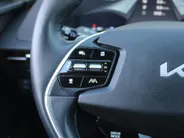Kia EV6 Plus 77.4 kWh | Stuur-/stoelverwarming + ventilatie | Elektr. stoelverstelling + achterklep | Leer | Warmtepomp | 19' LM | Camera | LED |