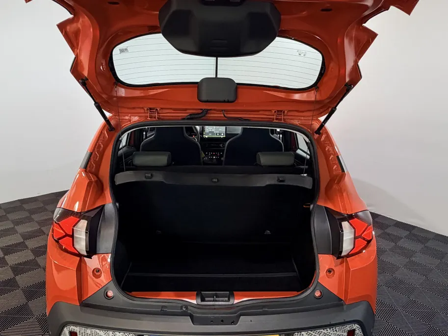 Dacia Spring Extreme 65PK 26.8 kWh Automaat | Snel Laden 40kW | Apple Carplay/Android Auto | Camera | Parkeersensoren Achter | Cruise Control | Navigatie | USB C | Bluetooth |