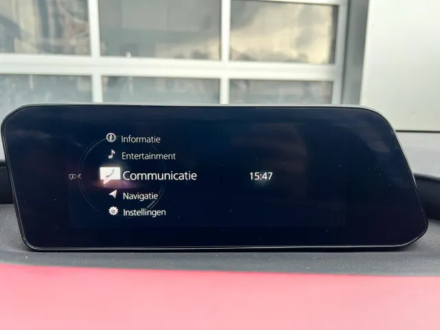 Mazda 3 2.0 e-SkyActiv-X M Hybrid 186 Luxury AUTOMAAT | SUNROOF | AERO PACK | LEDER | Bose AUDIO | APPLE CARPLAY/ANDROID AUTO | A.CAMERA | NED. AUTO |
