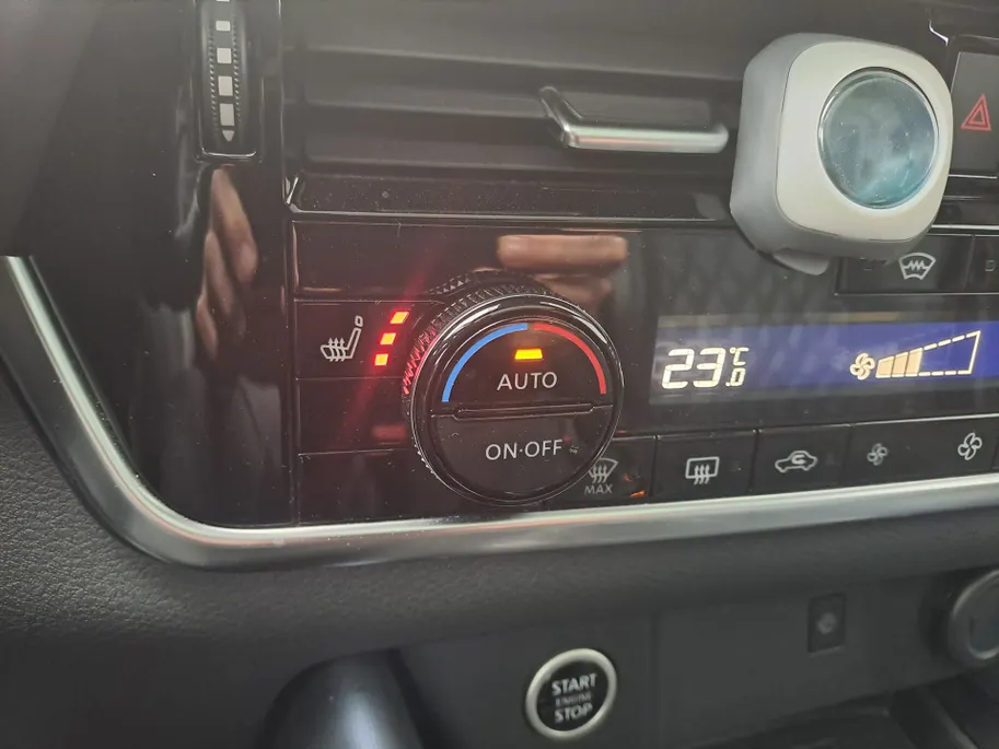 Nissan QASHQAI 1.3 MHEV Xtronic Tekna Plus | Panorama Dak | Dodehoekdetectie | Automaat | Trekhaak | Navigatie | 360 Camera | Head-up display | stuur verwarmd | Voorstoelen verwarmd | Leer | BOSE | Verwarmde voorruit