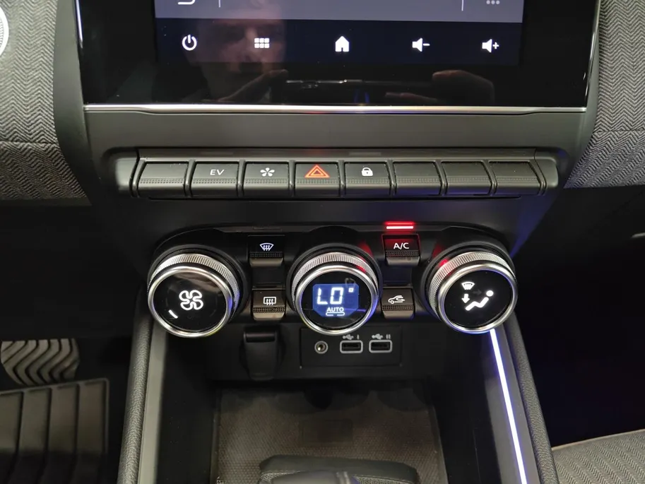 Renault Clio 1.6 E-Tech Full Hybrid 145 techno AUTOMAAT NAVI AIRCO CAMERA PARKEERSENSOREN CRUISE CONTROLE APPLE CARPLAY ANDROID AUTO DEALER ONDERHOUDEN ZEER MOOIE AUTO