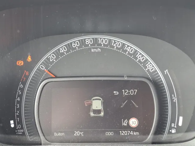 Toyota Aygo X 1.0 VVT-i MT Play NL-auto | CAMERA | CRUISE | rijklaarprijs !!