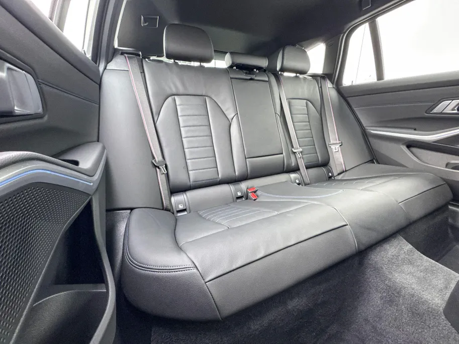 BMW 3 Serie Touring 330e