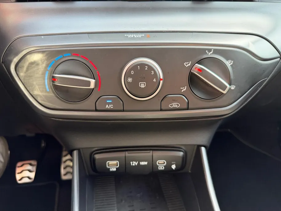 Hyundai Bayon 1.0 T-GDI Comfort | Navigatie | Achteruitrijcamera | Parkeersensoren achter | Airco | Cruise Control | DEALER AUTO