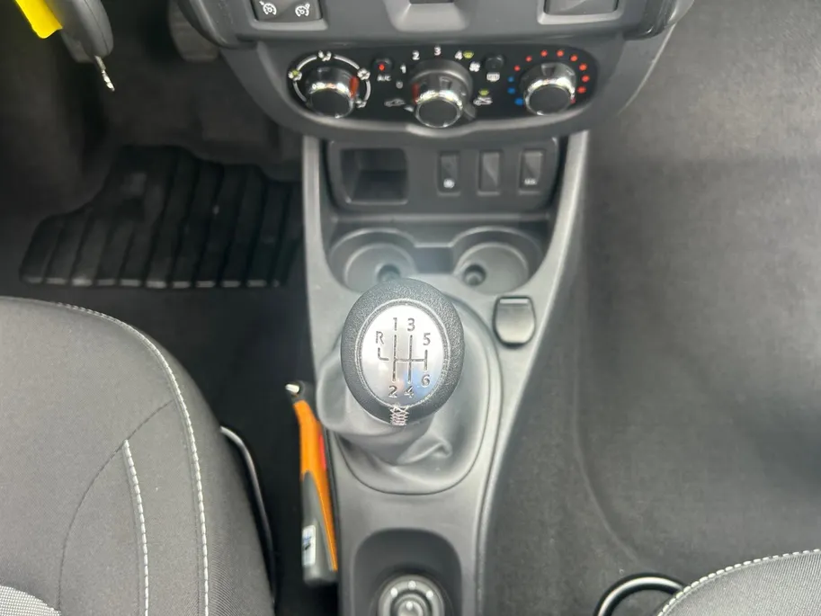 Dacia Duster 1.2 TCe 4x2 Lauréate |Trekhaak| lage Kmst| Airco| 12 maanden Bovag  Garantie|