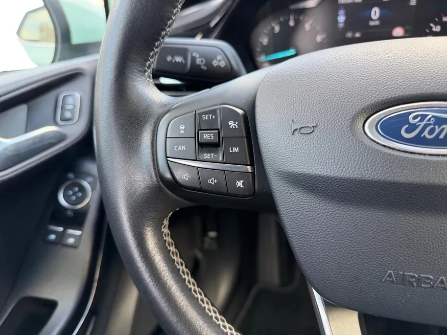 Ford Fiesta 1.0 EcoBoost Titanium | Dealer onderhouden | 1e eigenaar | Adapt. Cruise control | Parkeersensoren voor en achter | Achteruitrijcamera | Trekhaak | Navigatie | Apple carplay & Android auto | Voorruitverwarming | Privacy glas | Bovag garantie |