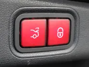 Mercedes-Benz E-Klasse 300 e AMG Line l Trekhaak l Panoramadak l Keyless l stoelverwarming