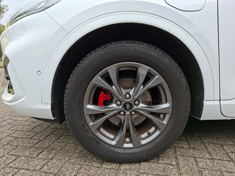 Ford Kuga 2.5 PHEV ST-Line X TREKHAAK / WINTERPAKKET.