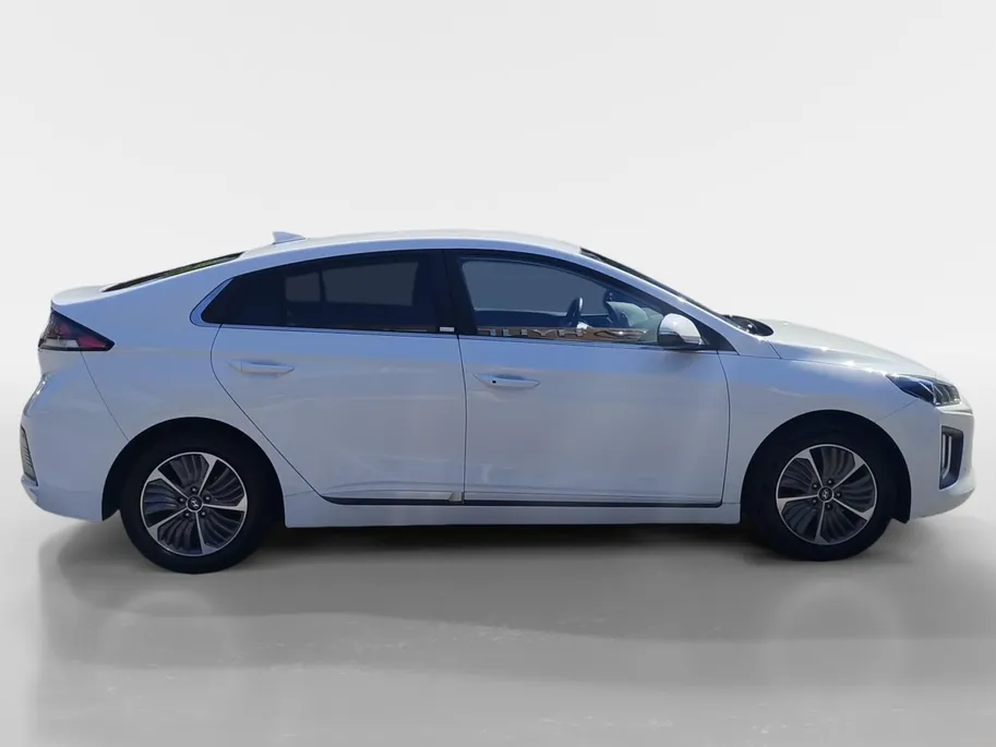 Hyundai IONIQ 1.6 GDi PHEV Premium | Zeer zuinig | Vol opties | Perfecte staat | NU Rijklaarprijs! Incl.12 Maanden, APK, Onderhoudsbeurt etc! Premiumpakket gratis!