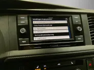 Volkswagen Bedrijfswagens Transporter 2.0TDi 110pk L2H1 30 · Achteruitrijcamera · Trekhaak · Stoelverwarming · Standkachel · Apple Carplay / Android Auto · Dakdragers ·
