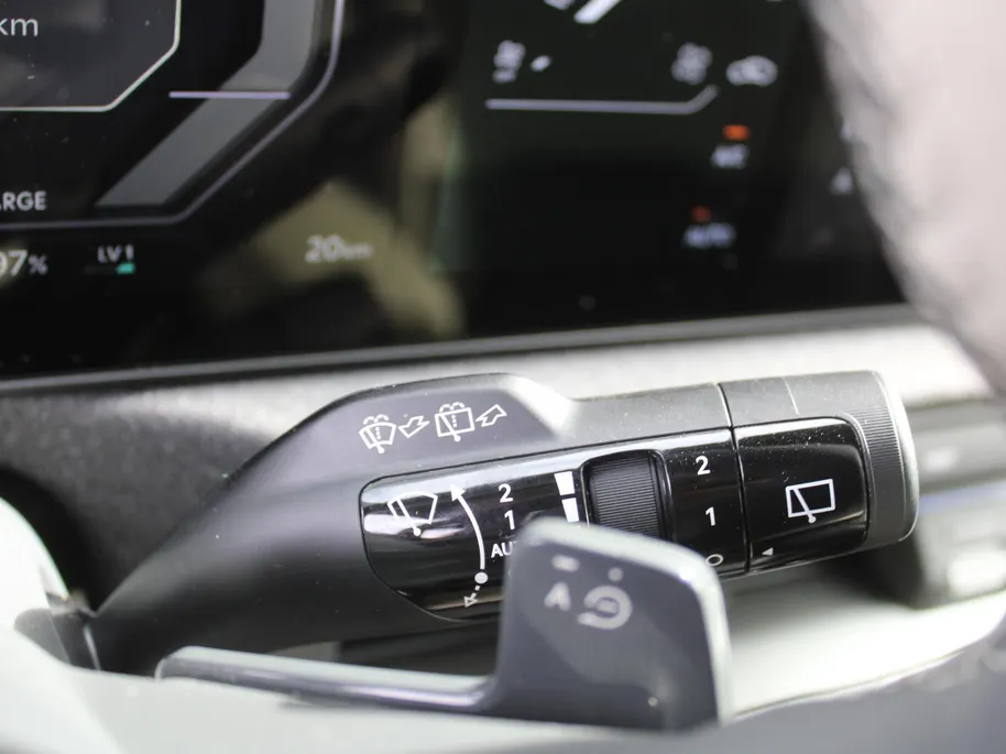 Kia EV2 GT-Line 61 kWh | Stuur-/stoelverwarming + ventilatie | 360 Camera | Schuifdak | Geheugenstoel | 19' LM | Dodehoek detectie | Telefoonlader |