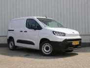 Toyota ProAce CITY 1.5 D-4D L1 Professional | Automaat | 3-zits | Clima | Navi | Camera | Cruise | Dodehoek detectie | Stoel- en stuurverwarming | Digitale binnenspiegel |