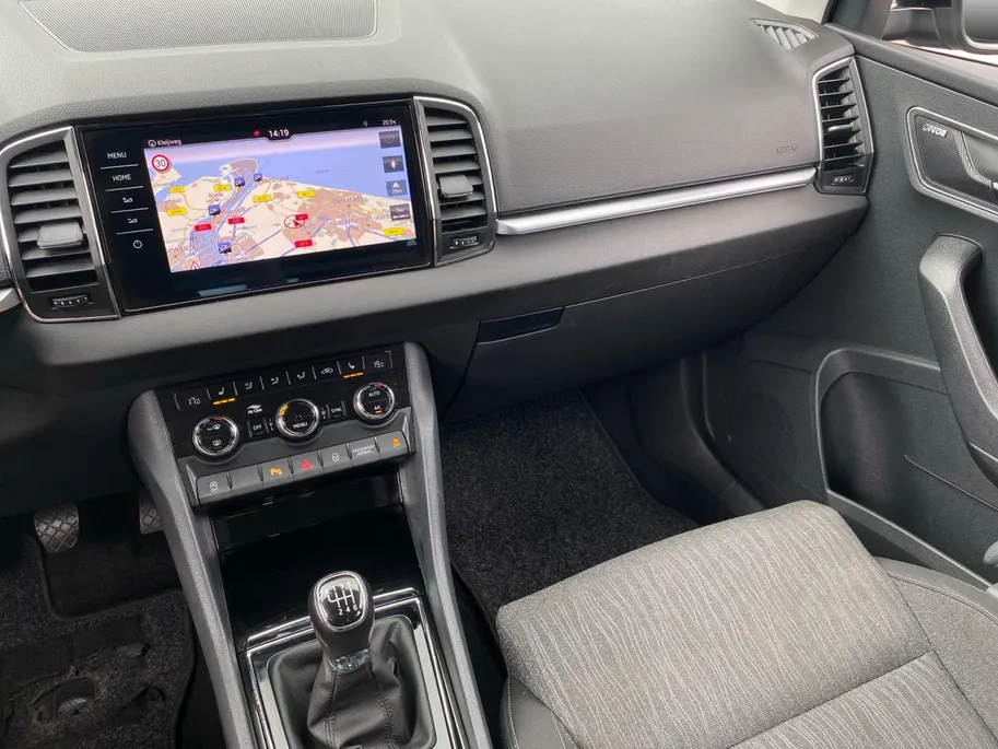 Škoda Karoq 1.0 TSi Style Business NL Auto | Trekhaak | Canton Sound | Stoelverwarming | Elektr. kofferklep | Etc.