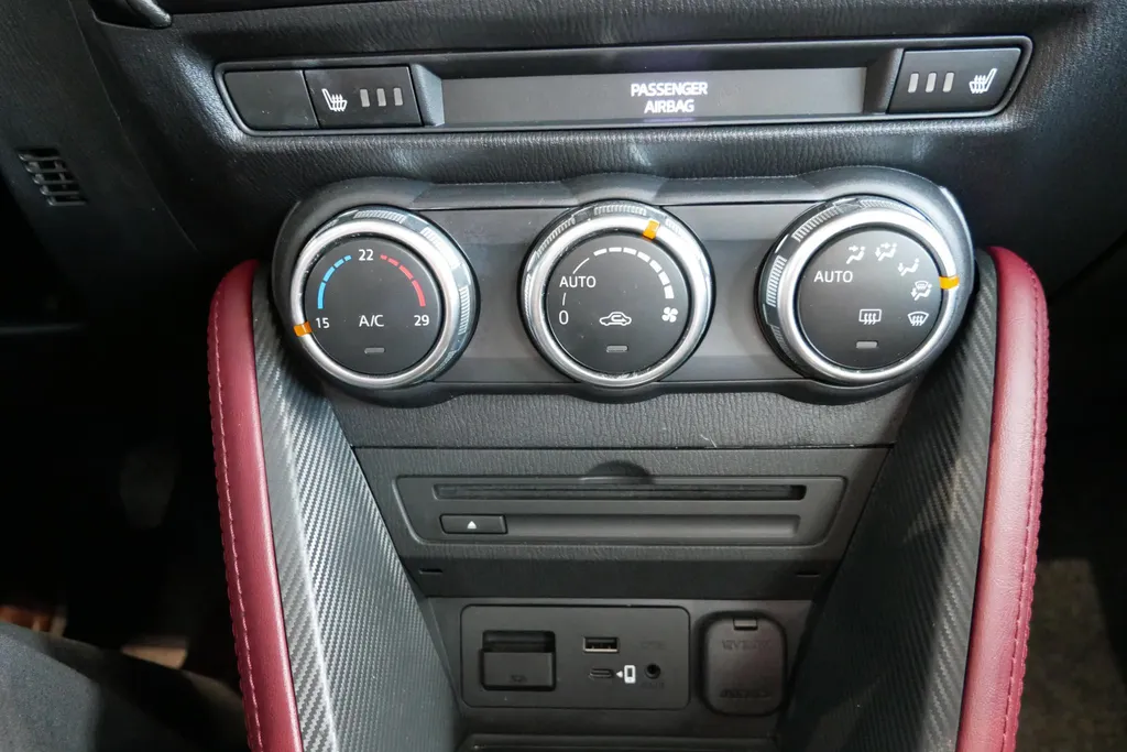 Mazda CX-3 2.0 SkyActiv-G 120 TS+ *Airco*Parkeersensoren*Leder*Trekhaak*Hoge instap!