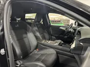 Renault Austral 200PK E-Tech Full Hybrid Esprit Alpine Automaat | 360 Camera | Elektrisch Verstelbare Stoelen | Apple CarPlay/Android Auto | Digital Cockpit | Climate Control | Stoelverwarming | Full LED | 20' Lichtmetalen Velgen |