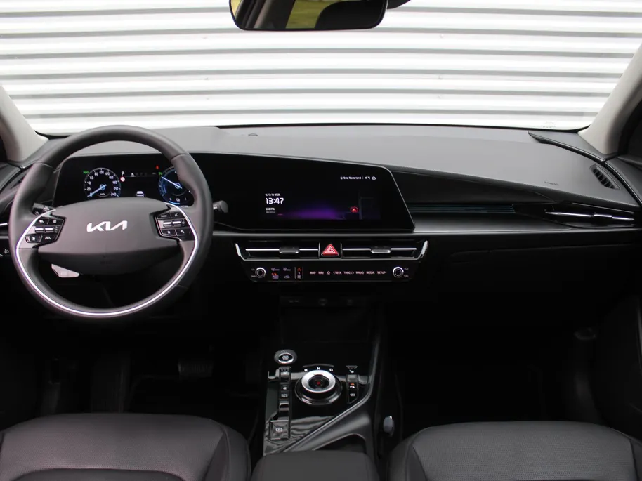 Kia Niro 1.6 GDi Hybrid DynamicPlusLine | Schuif-/kanteldak | Stuur-/stoelverwarming | Cruise adapt. | Camera | HUD | LED | Clima | 16' LM | Navi |